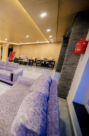 Imagen de la habitación del Hotel The Laurent and Banon Resorts. Foto 15
