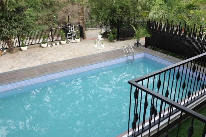 Imagen de la piscina del Hotel The Lauriant Resorts. Foto 10