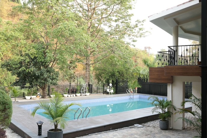 Imagen de la piscina del Hotel The Lauriant Resorts. Foto 12