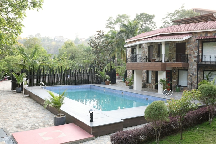 Imagen de la piscina del Hotel The Lauriant Resorts. Foto 13