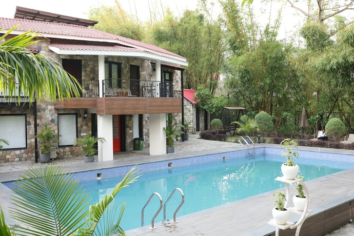 Imagen de la piscina del Hotel The Lauriant Resorts. Foto 15