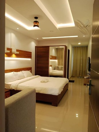 Imagen de la habitación del Hotel The Lavender Resort. Foto 8