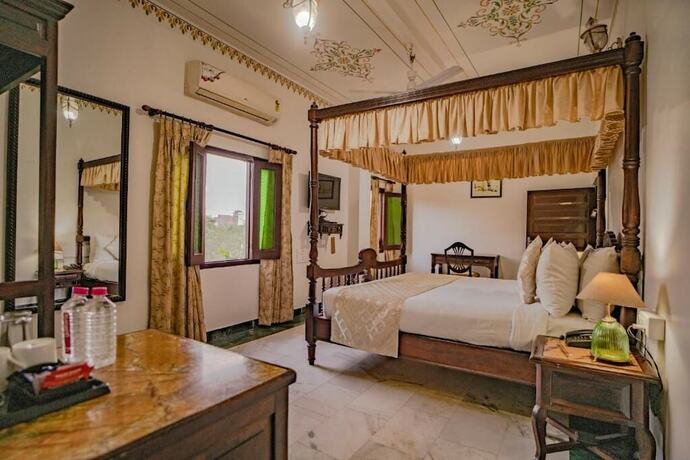 Imagen de la habitación del Hotel The Lavitra Udaipur. Foto 21