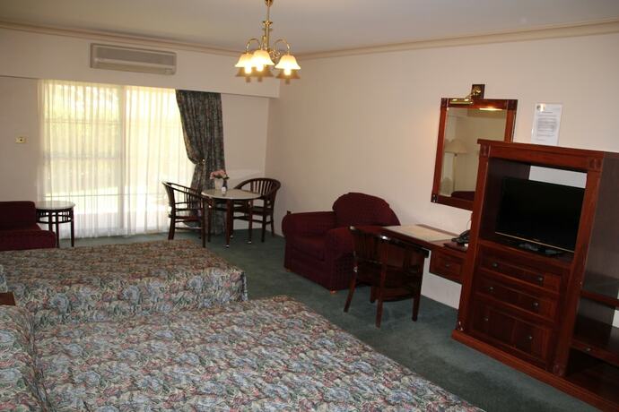 Imagen de la habitación del Hotel The Lawson Riverside Suites. Foto 30