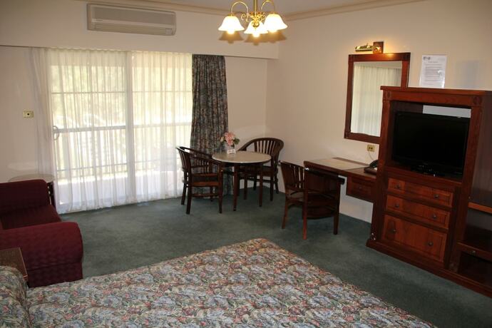 Imagen de la habitación del Hotel The Lawson Riverside Suites. Foto 33