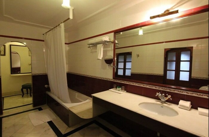 Imagen de la habitación del Hotel The Laxmi Niwas Palace. Foto 20