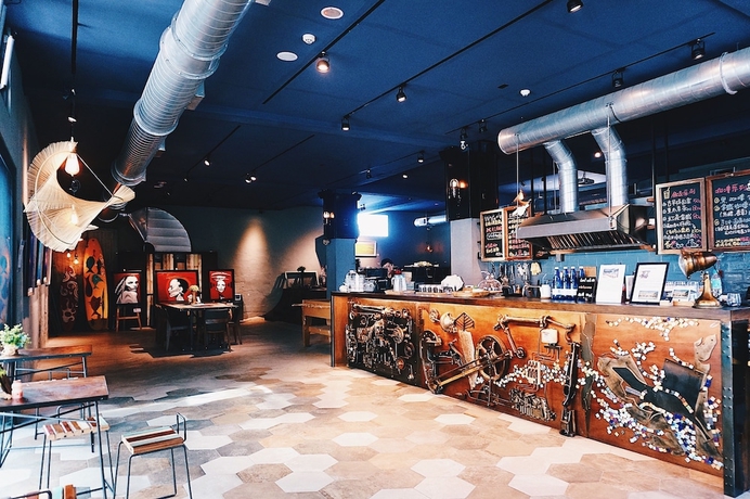 Imagen de los interiores del Hotel The Leaf Inn. Foto 17
