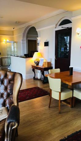 Imagen del bar/restaurante del Hotel The Leam. Foto 2