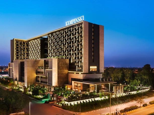 Imagen general del Hotel The Leela Ambience Convention Delhi. Foto 3