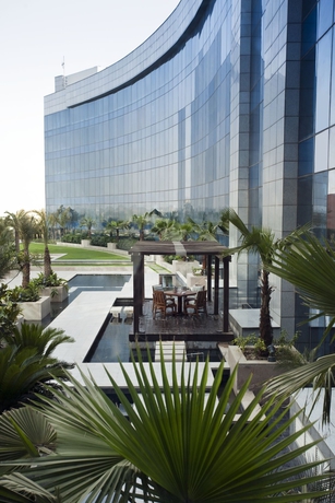 Imagen de los exteriores del Hotel The Leela Ambience Gurugram and Residences. Foto 8
