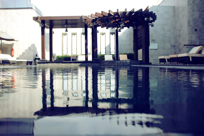 Imagen de la piscina del Hotel The Leela. Foto 13