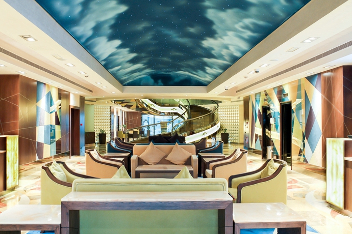 Imagen de los interiores del Hotel The Leela. Foto 10