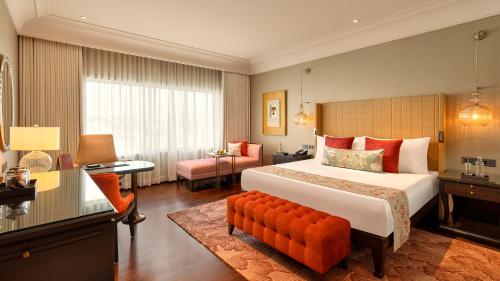 Imagen de la habitación del Hotel The Leela Hyderabad. Foto 13