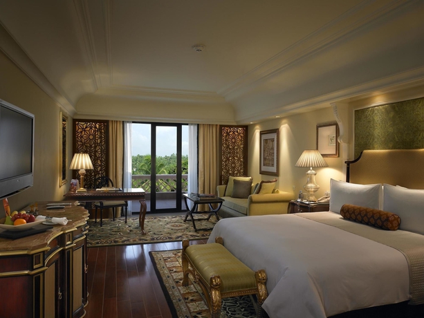 Imagen de la habitación del Hotel The Leela Palace Bengaluru. Foto 14