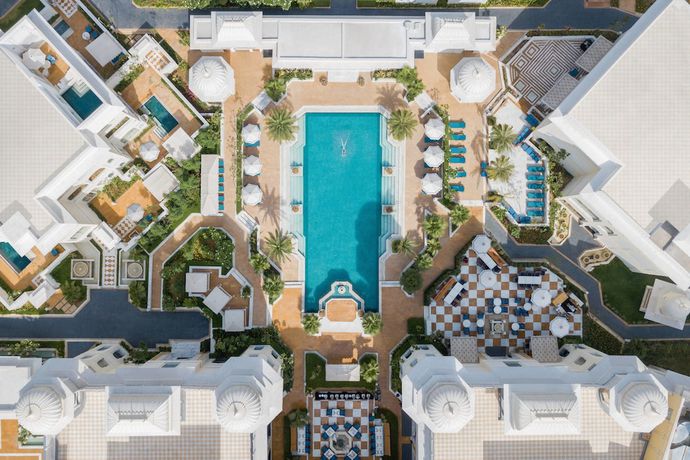 Imagen de la piscina del Hotel The Leela Palace Jaipur. Foto 9
