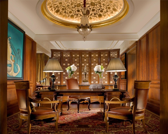 Imagen de los interiores del Hotel The Leela Palace New Delhi. Foto 8