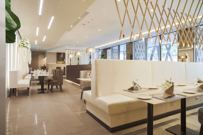 Imagen del bar/restaurante del Hotel The Legacy Luxury hotel Algiers Hydra. Foto 2
