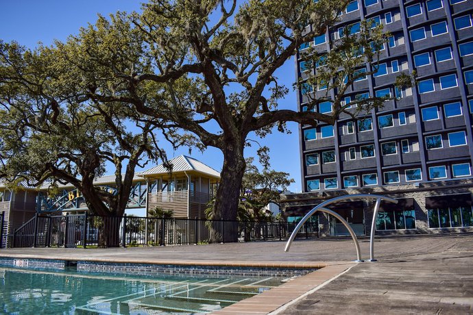 Imagen de la piscina del Hotel The Legends. Foto 18