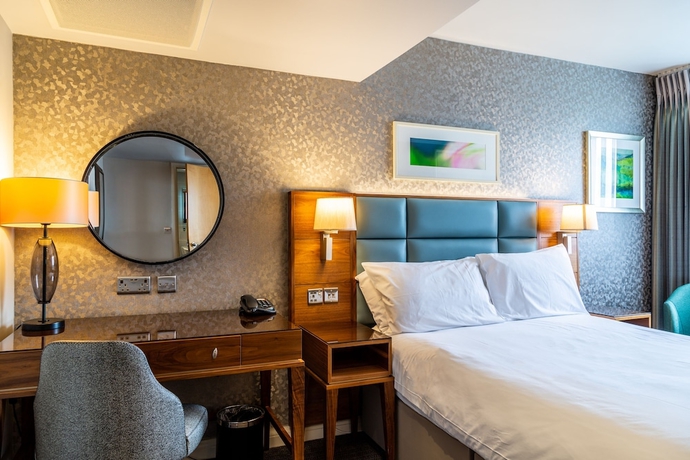 Imagen de la habitación del Hotel The Lensbury Resort. Foto 14