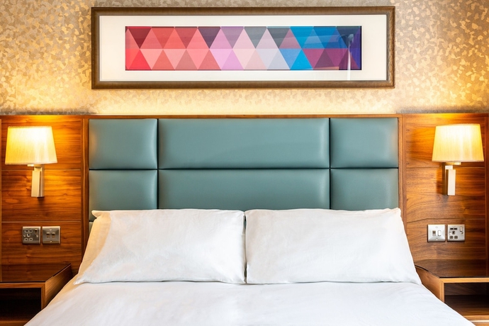 Imagen de la habitación del Hotel The Lensbury Resort. Foto 15