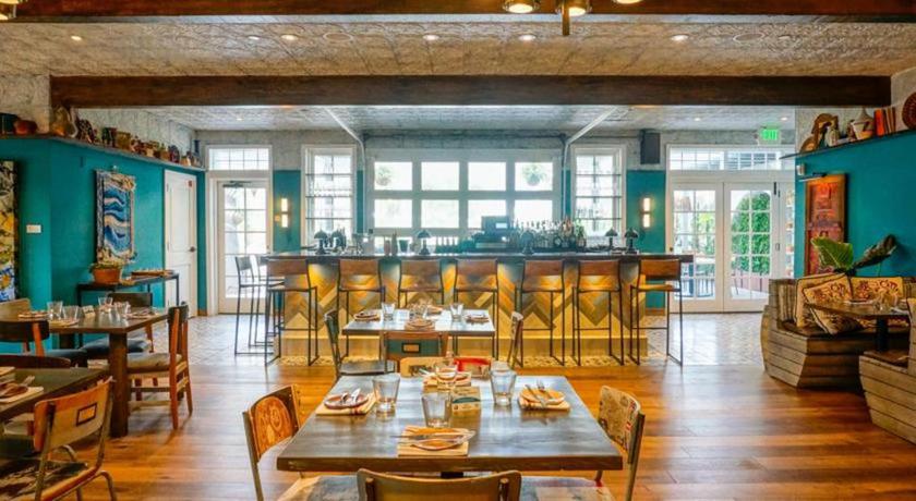 Imagen del bar/restaurante del Hotel The Leta. Foto 10