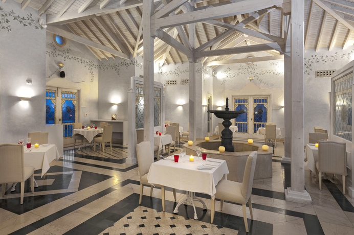 Imagen del bar/restaurante del Hotel The Level At Melia Villaitana. Foto 4