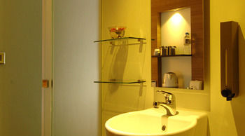 Imagen de los interiores del Hotel The Leverage Business Mergong. Foto 16