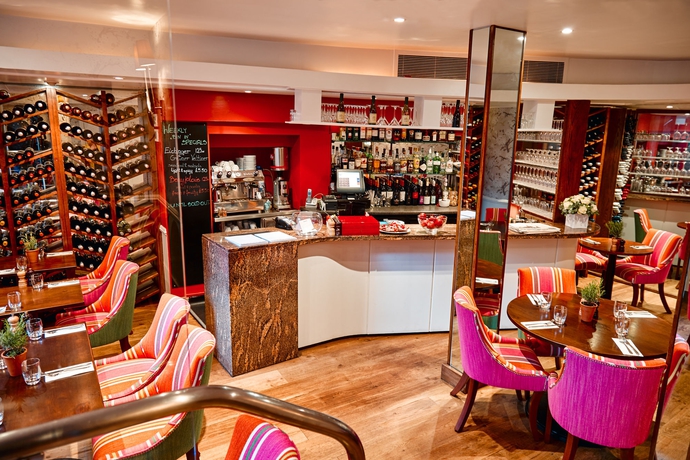 Imagen del bar/restaurante del Hotel The Levin. Foto 4