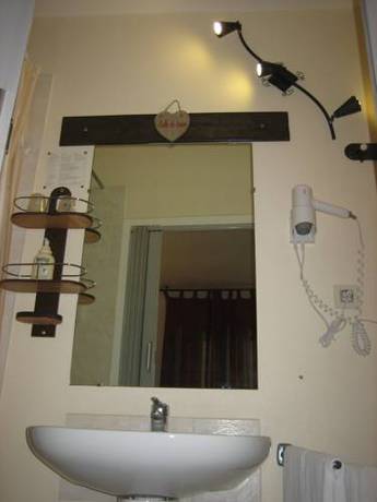 Imagen de la habitación del Hotel The Liberty's. Foto 5