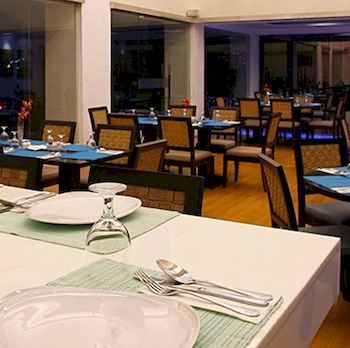 Imagen general del Hotel The Lighthouse Marina Resort. Foto 8