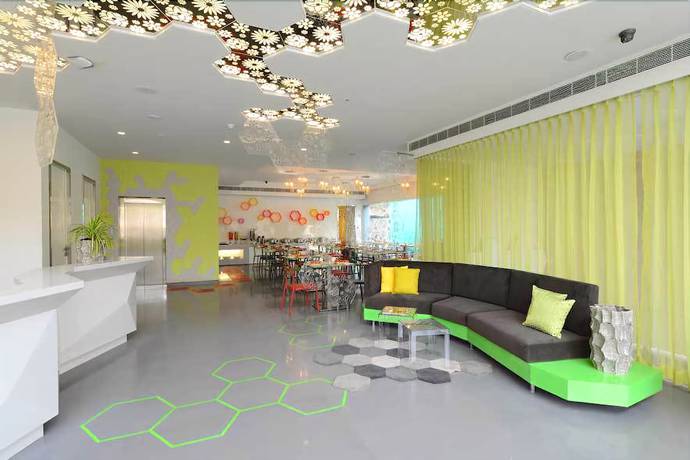 Imagen del bar/restaurante del Hotel The Lime Boutique Suites. Foto 2