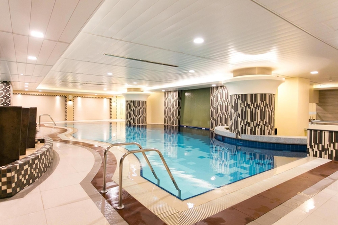 Imagen de la piscina del Hotel The Linden Suites. Foto 13