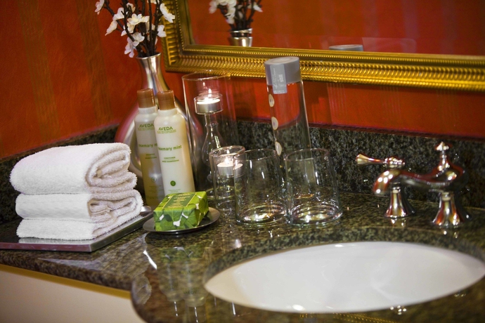 Imagen de la habitación del Hotel The Lindy Renaissance Charleston. Foto 3