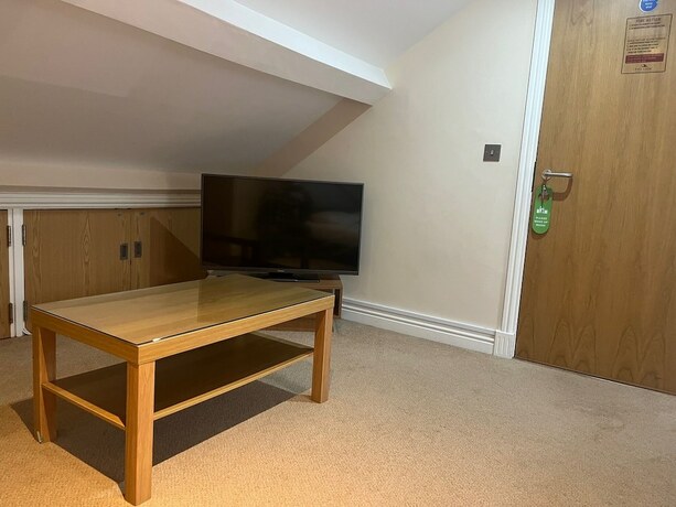 Imagen general del Hotel The Lion, Pontypool. Foto 4