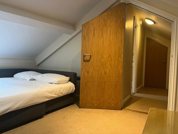 Imagen general del Hotel The Lion, Pontypool. Foto 5