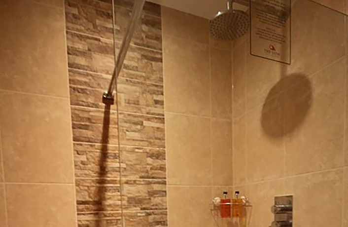 Imagen general del Hotel The Lion, Pontypool. Foto 8