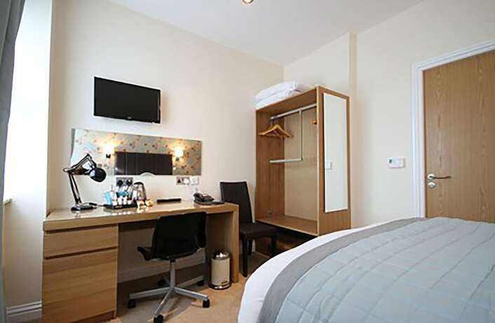 Imagen de la habitación del Hotel The Lion, Pontypool. Foto 16