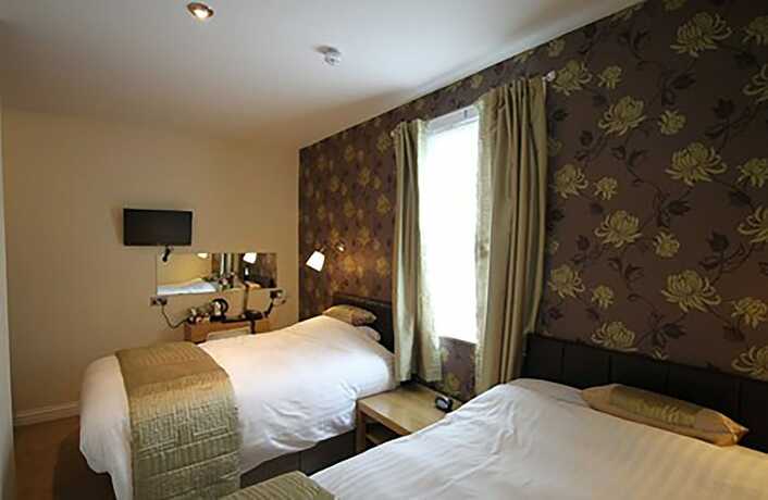 Imagen de la habitación del Hotel The Lion, Pontypool. Foto 20
