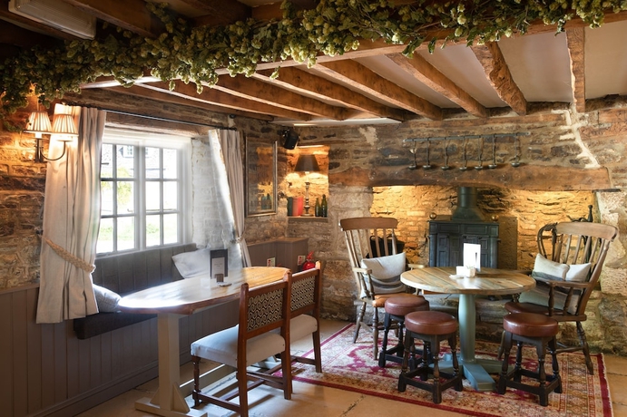 Imagen del bar/restaurante del Hotel The Lion Wendlebury. Foto 7