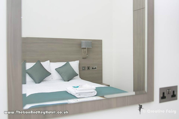 Imagen de la habitación del Hotel The Lion and Key. Foto 2