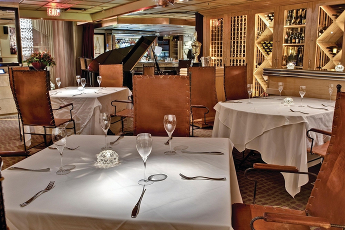 Imagen del bar/restaurante del Hotel The Listel Whistler. Foto 9