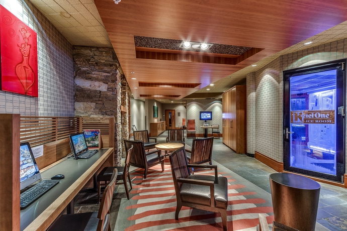 Imagen de los interiores del Hotel The Listel Whistler. Foto 16