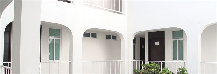 Imagen de los exteriores del Hotel The Lit 13. Foto 5