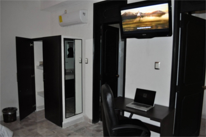 Imagen de los interiores del Hotel The Lit 13. Foto 6