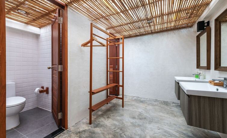 Imagen general del Hotel The Little White Bird Traveller Hostel. Foto 7