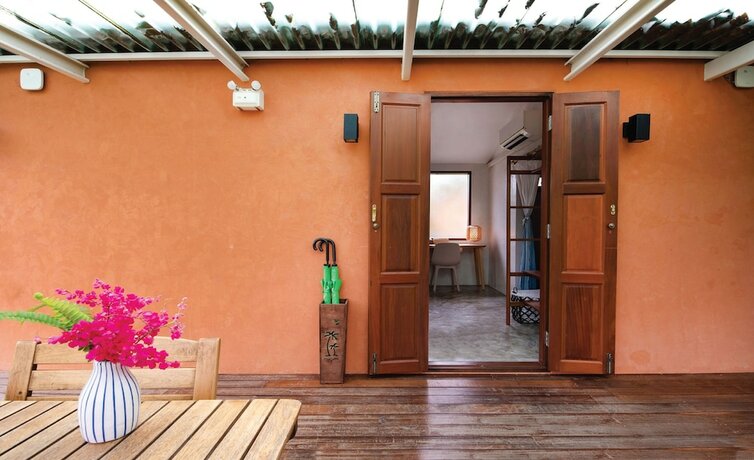 Imagen general del Hotel The Little White Bird Traveller Hostel. Foto 10