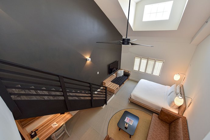 Imagen de la habitación del Hotel The Locale Grand Cayman. Foto 8