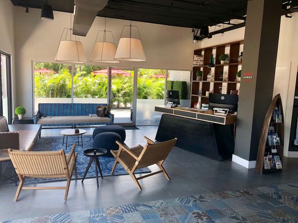 Imagen de los interiores del Hotel The Locale Grand Cayman. Foto 20