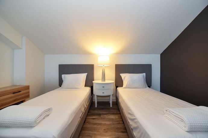 Imagen de la habitación del Hotel The Locale Grand Cayman. Foto 17