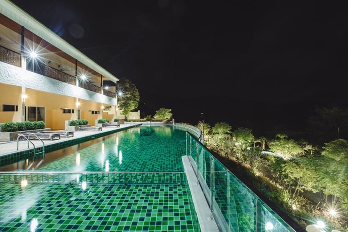 Imagen de la piscina del Hotel The Location, Suan Phueng. Foto 18